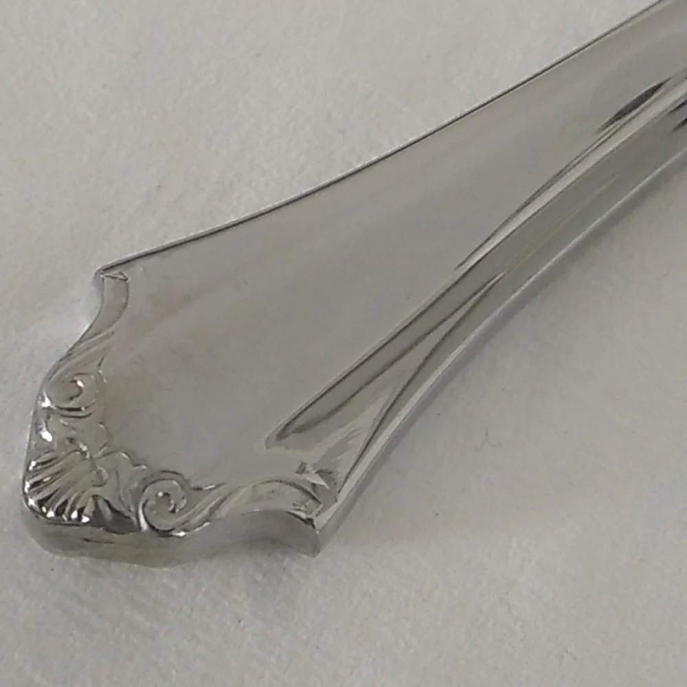 Reed And Barton Select Devonshire 2 Steak Knives Glossy Stainless